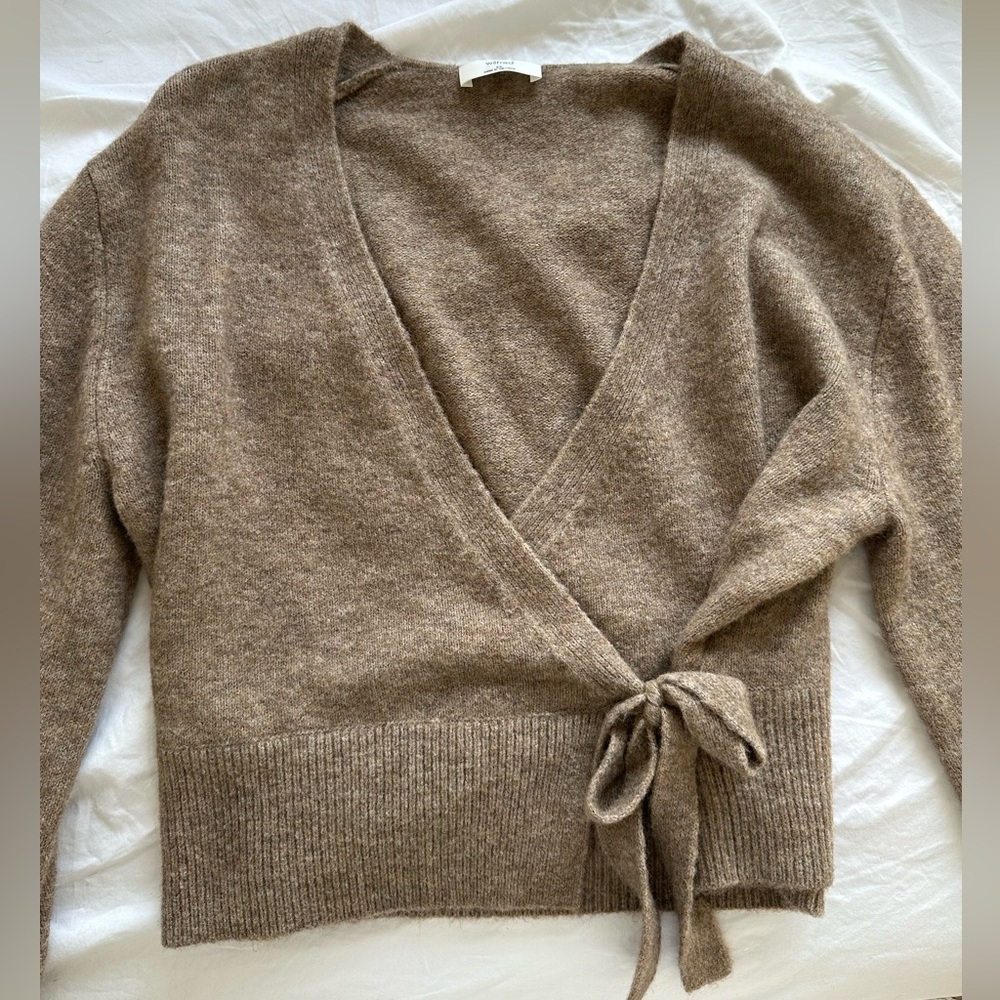 Aritzia Wilfred
SoftSpoke Cassidy Sweater - Picture 8 of 8